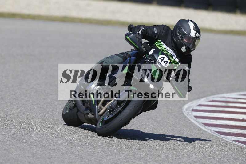 /01 02.04.2026 MAZ ADR/Gruppe gelb Gruppe gruen/44